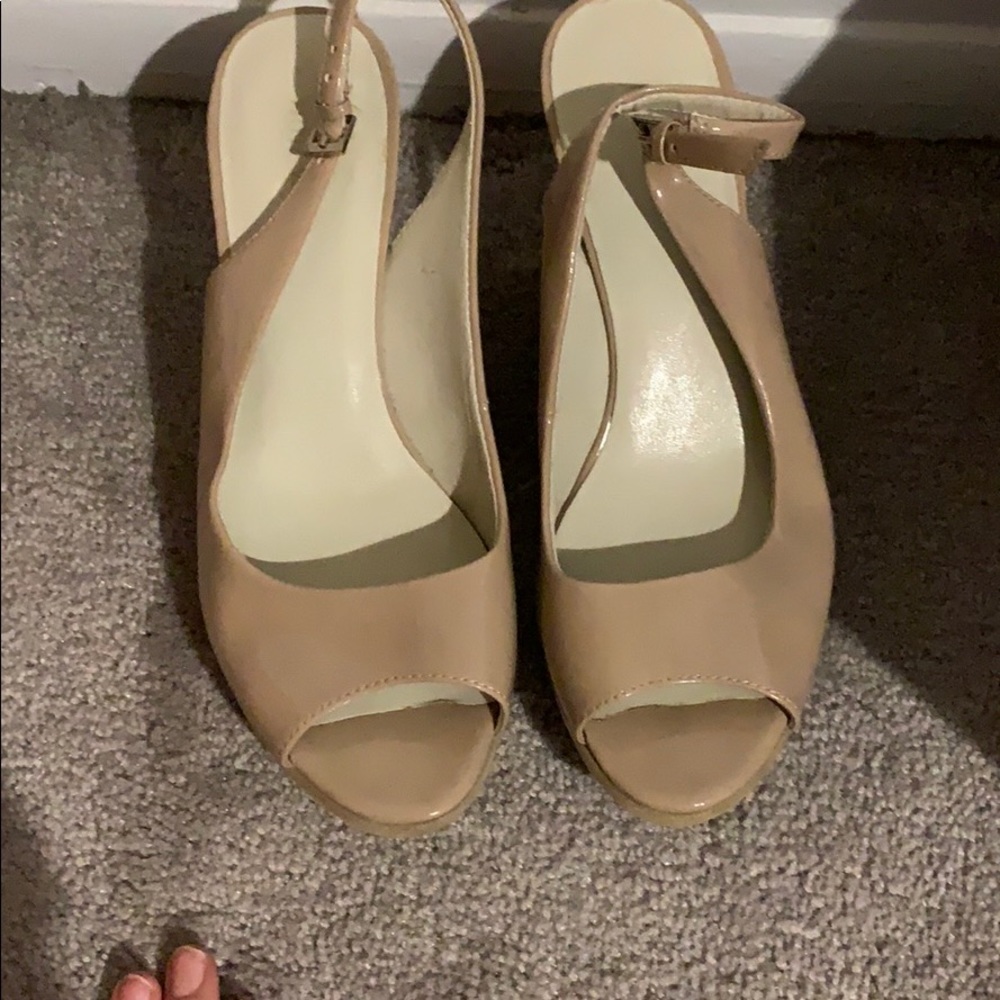 Nine West nude open toe platform heels